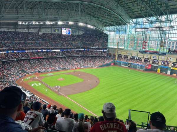 Daikin Park, section: 432, row: 8, seat: 19
