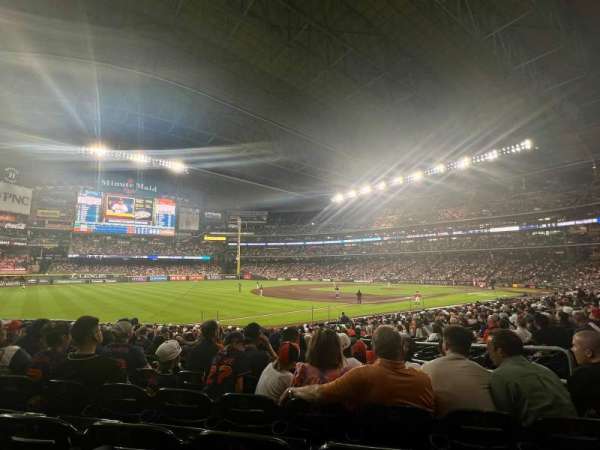 Daikin Park, section: 107, row: 24, seat: 20