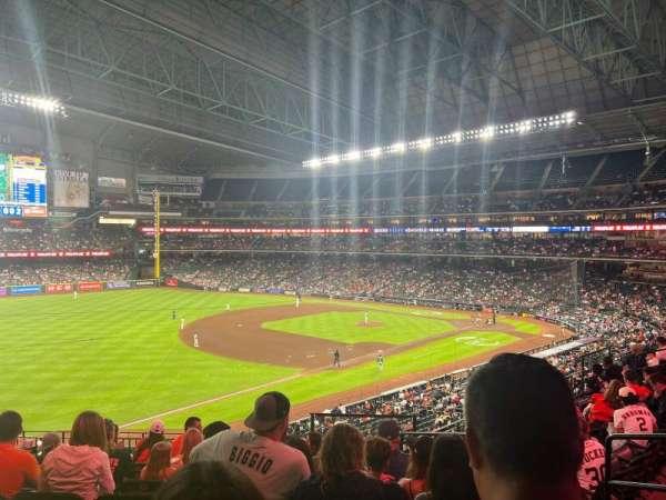 Daikin Park, section: 207, row: 8, seat: 15