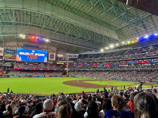 Daikin Park, section: 109, row: 33, seat: 7