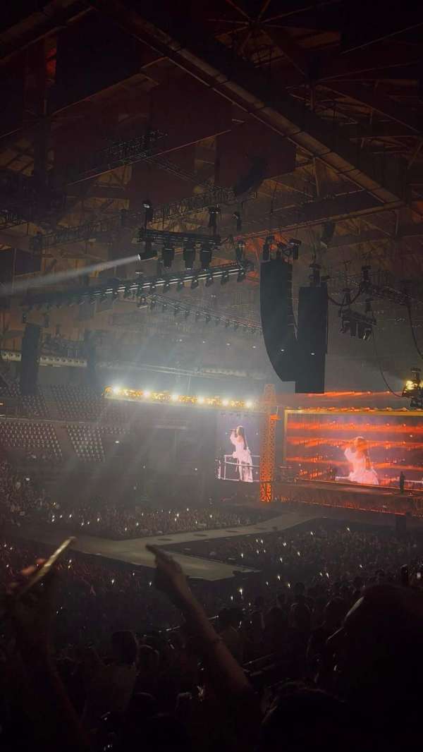 Unipol Arena, section: 1 settore est d, row: 5, seat: 8