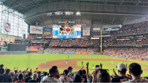 Daikin Park, section: 113, row: 34, seat: 2