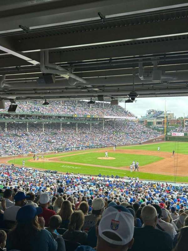 Wrigley Field, section: 226, row: 17, seat: 22