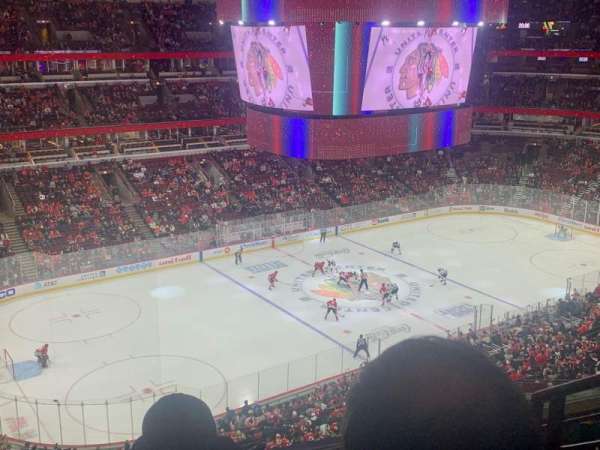 United Center, section: 304, row: 6, seat: 1