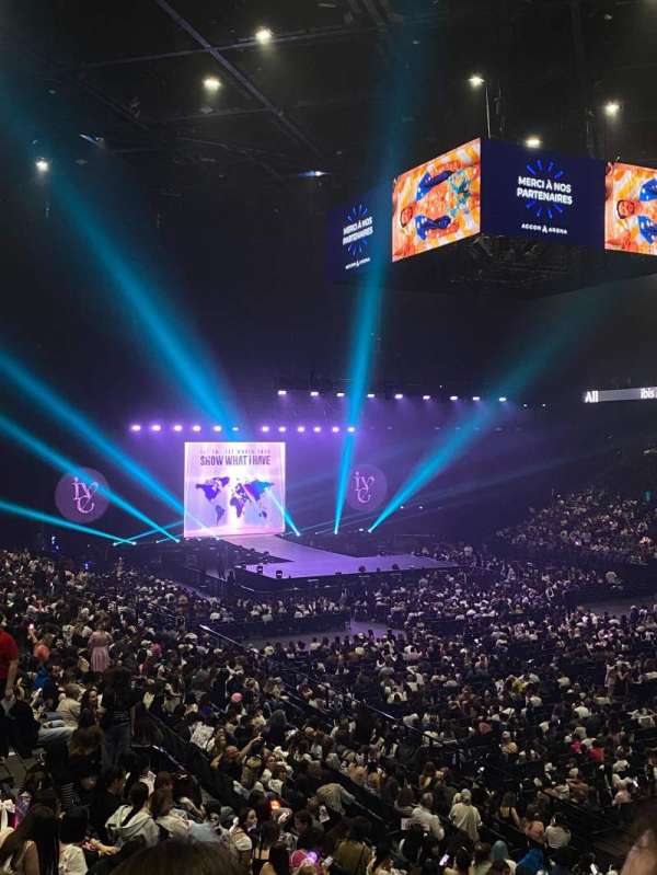 Accor Arena, section: Gradin S, row: 8, seat: 11