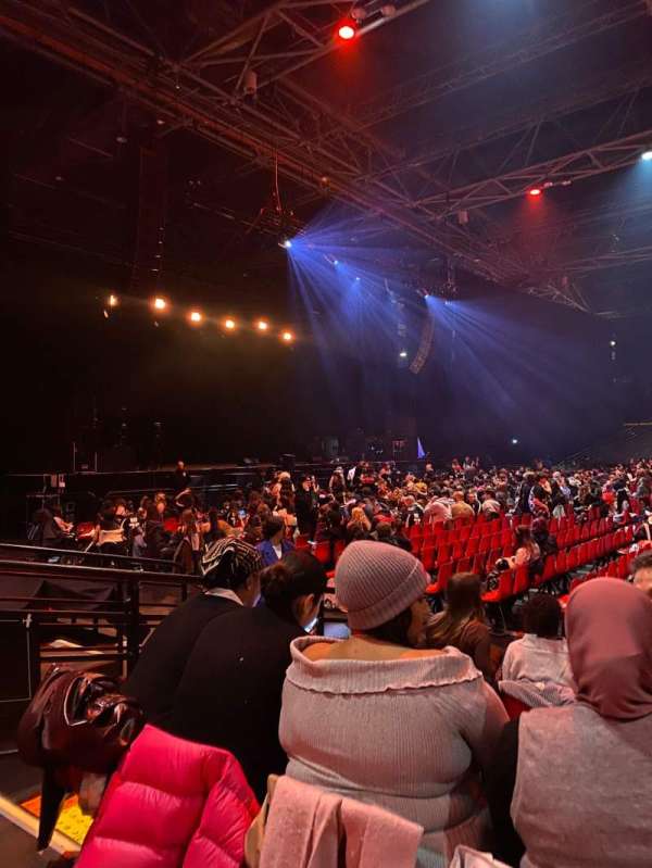 Zénith Paris, section: H, row: 7, seat: 25