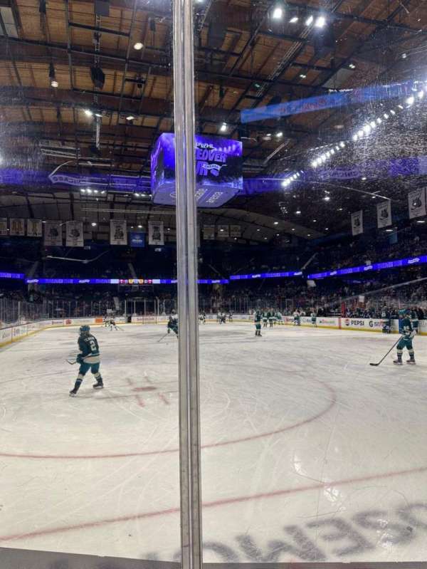 Allstate Arena, section: 115, row: BB, seat: 17