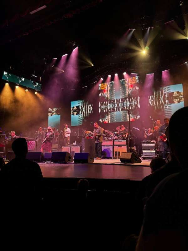 Beacon Theatre, section: Orchestra 2, row: DD, seat: 4
