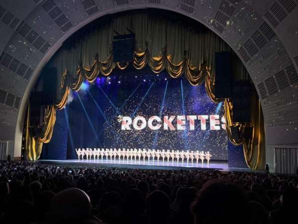 Radio City Music Hall, section: Orchestra 2, row: H, seat: 208