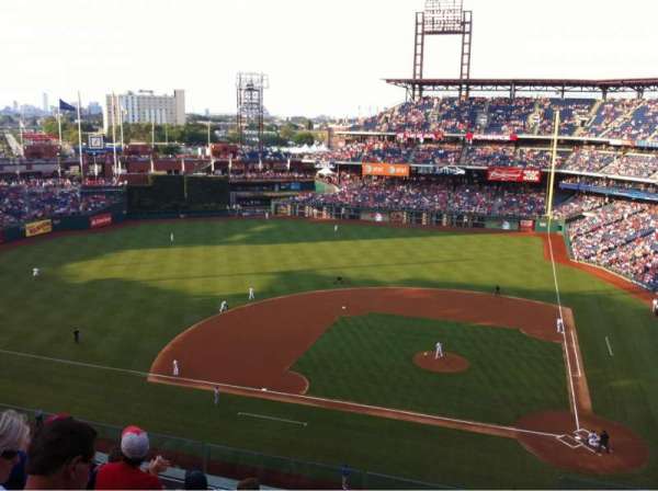 Citizens Bank Park, section: 325, row: 6, seat: 1