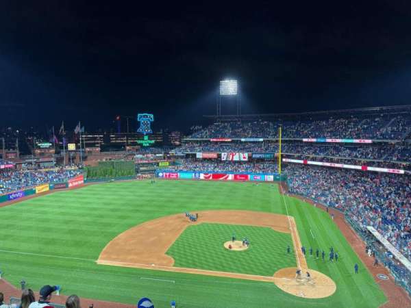 Citizens Bank Park, section: 325, row: 6, seat: 1