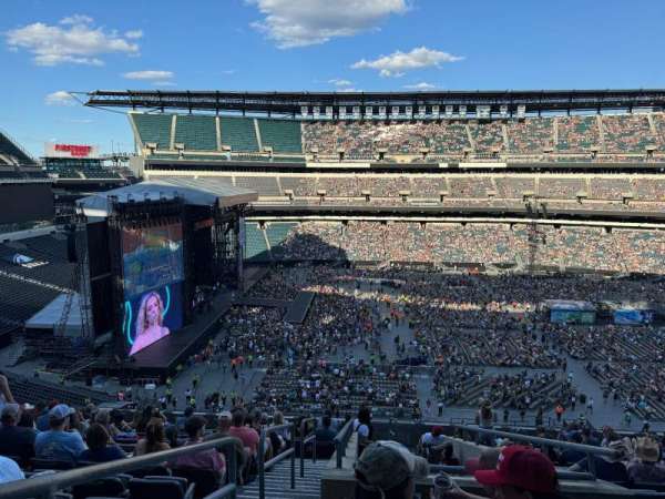 Lincoln Financial Field, section: C40, row: 19, seat: 16