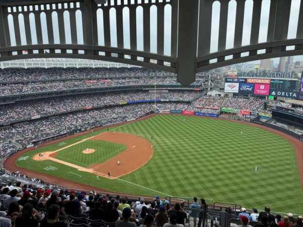 Yankee Stadium, section: 411, row: 14, seat: 24