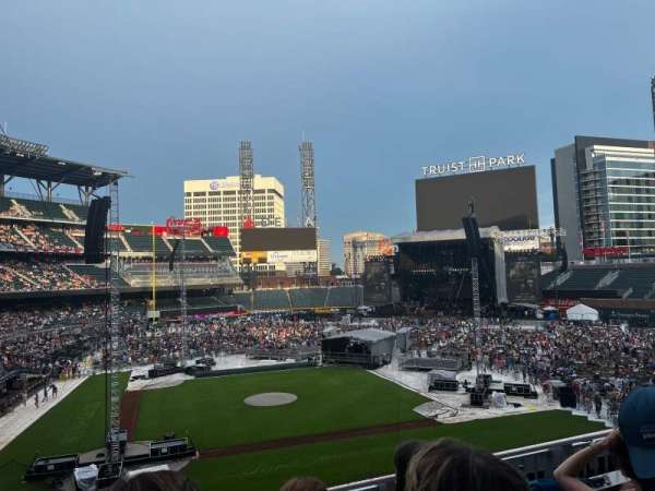 Truist Park, section: 222, row: 3, seat: 19