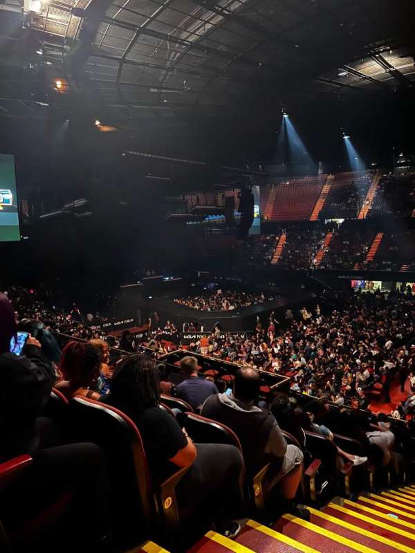 Kia Forum, section: 129, row: 15, seat: 1