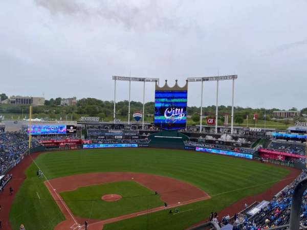Kauffman Stadium, section: 423, row: L, seat: 10
