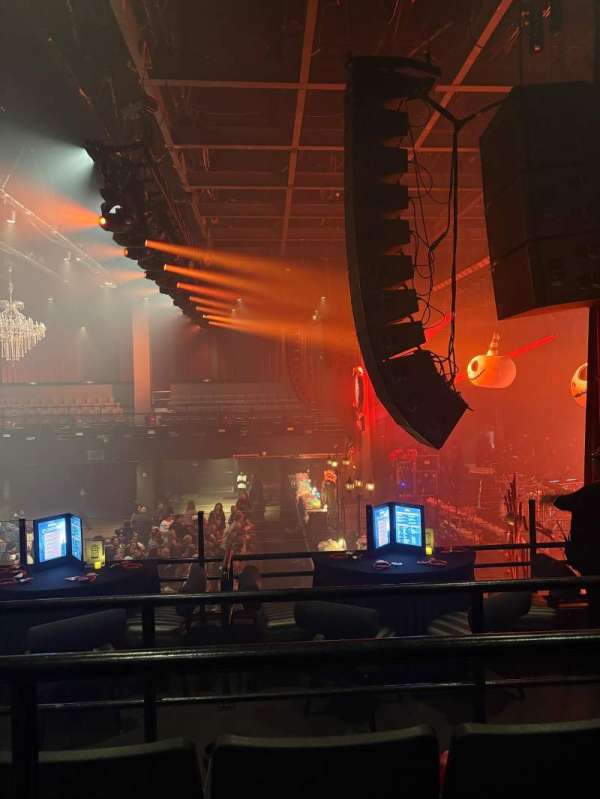 Coca-Cola Roxy, section: 200, row: B, seat: 4