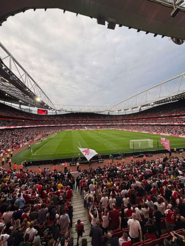 Emirates Stadium, section: B75, row: 1, seat: 761