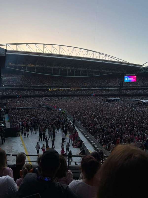 Marvel Stadium, section: L2-42, row: E, seat: 32