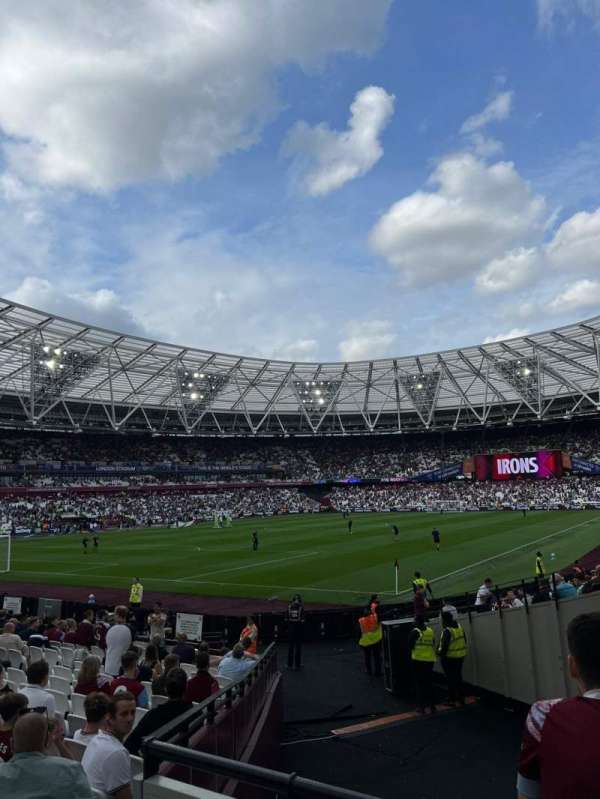 London Stadium, section: 127, row: 15, seat: 555