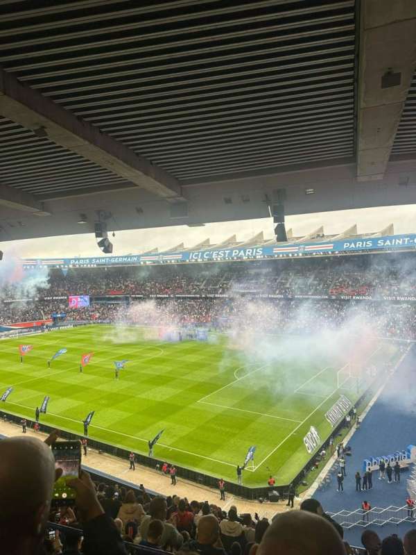 Parc des Princes, section: 407, row: 17, seat: 07