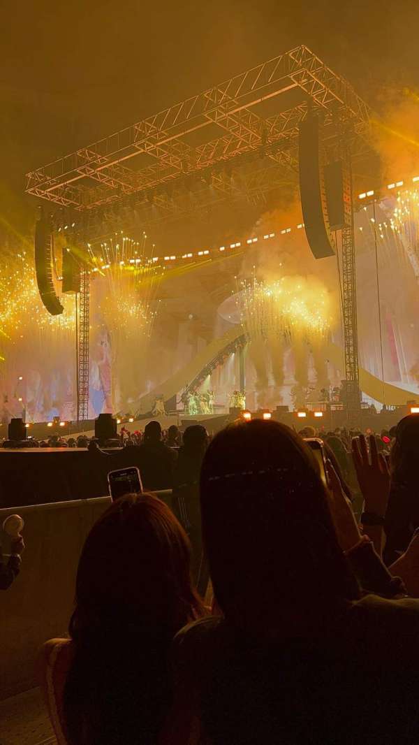 SoFi Stadium, section: Floor B5, row: 9, seat: 3