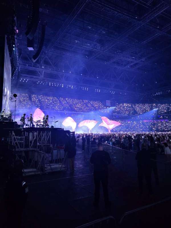 Paris La Défense Arena, section: 102, row: 5, seat: 5