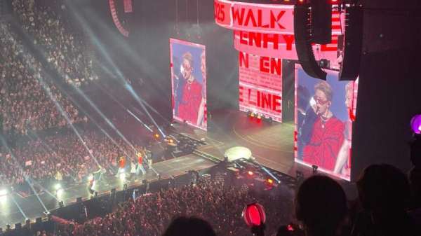 Accor Arena, section: Balcon E, row: 92, seat: 18