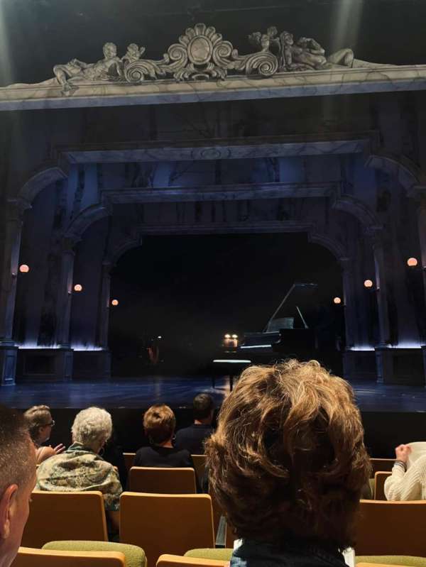 Ogunquit Playhouse, section: Center, row: E, seat: 109