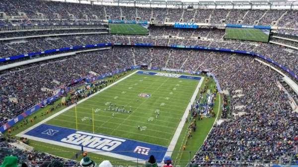 Metlife Stadium, section: 323, row: 20, seat: 27