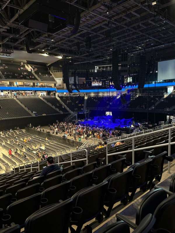 Moody Center, section: 109, row: S, seat: 7