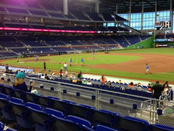 LoanDepot Park, section: 7, row: 4, seat: 7
