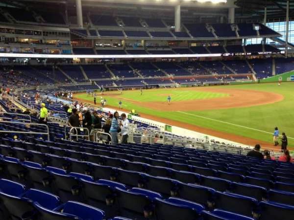 LoanDepot Park, section: 4, row: 13, seat: 5