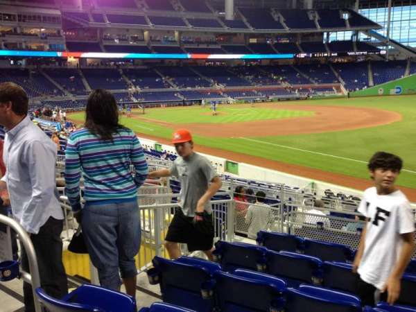 LoanDepot Park, section: 4, row: 6, seat: 14