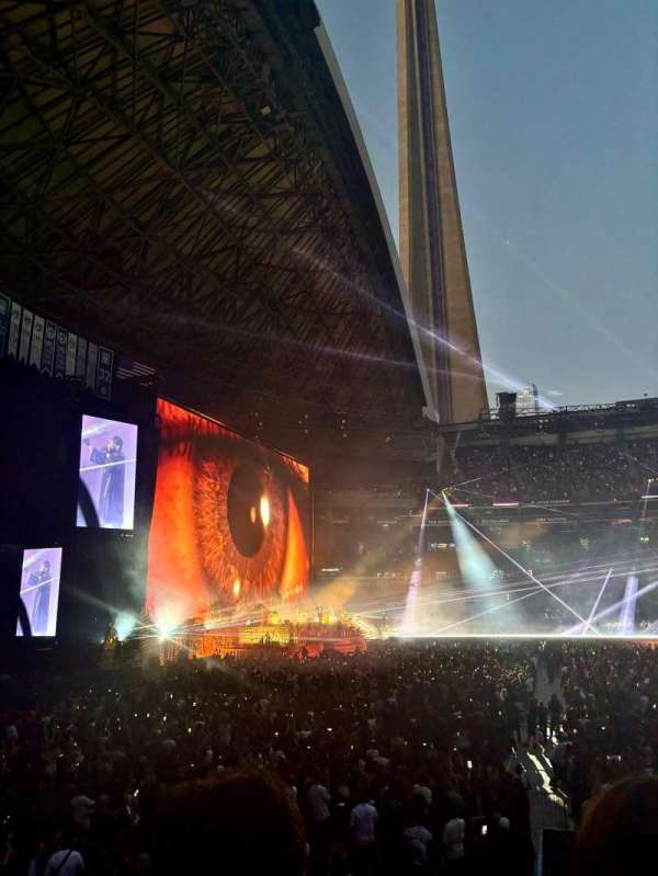 Rogers Centre, section: 140, row: 27, seat: 4