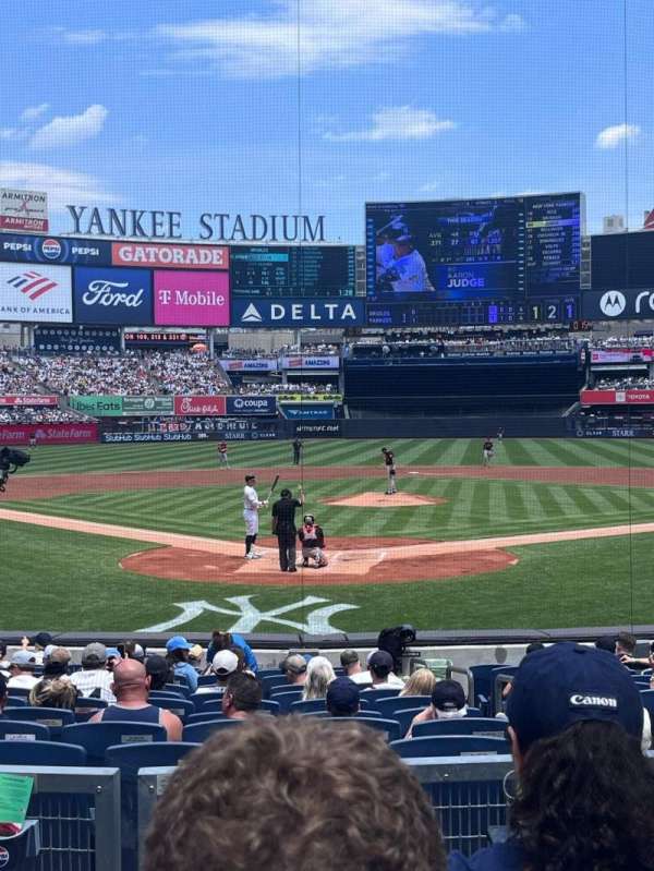 Yankee Stadium, section: 120a, row: 4, seat: 5