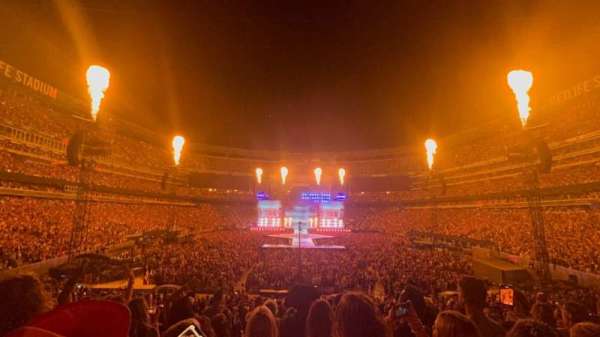 MetLife Stadium, section: 126, row: 25, seat: 17