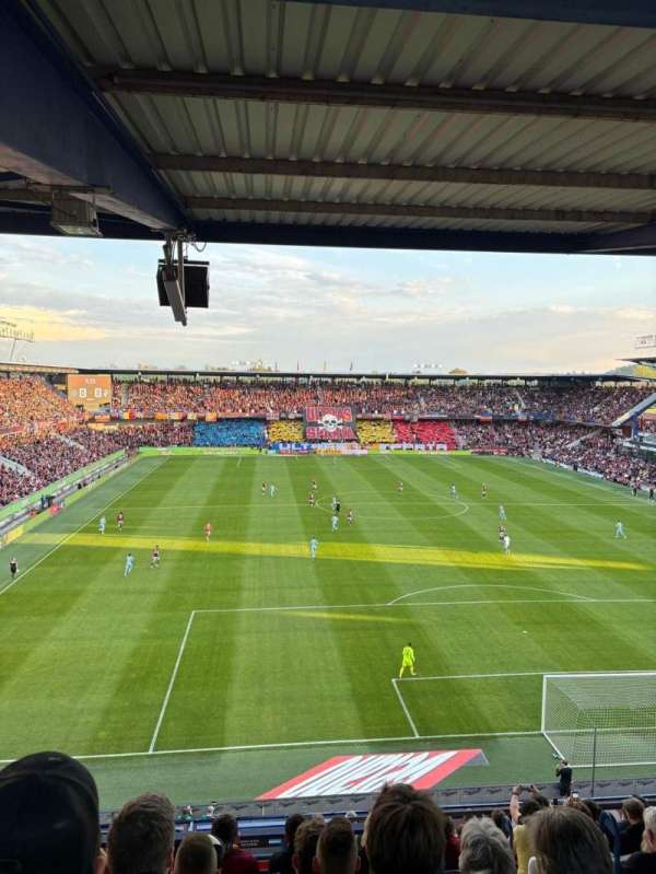 epet ARENA, section: E22, row: 12, seat: 3