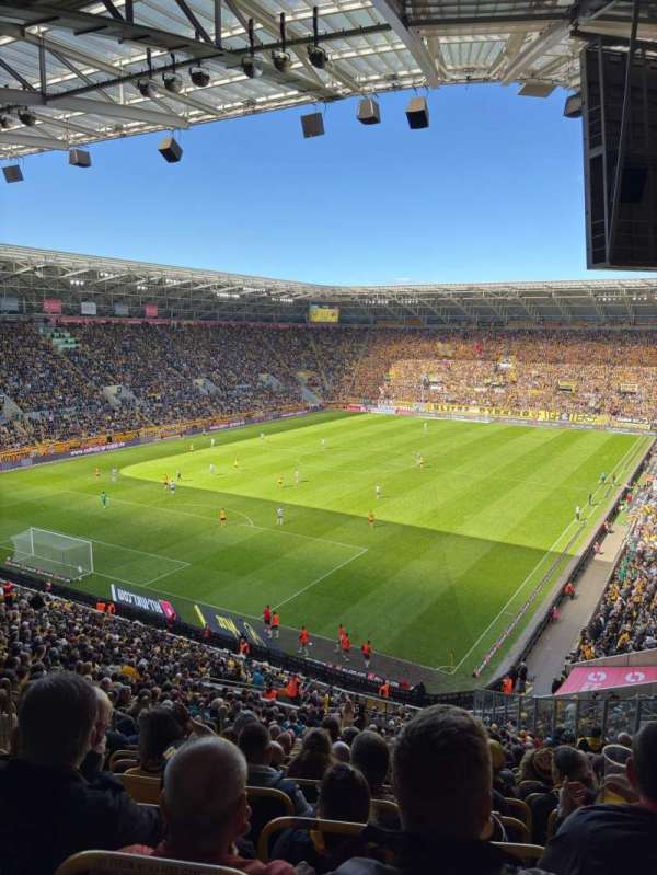 Rudolf Harbig Stadion, section: C4, row: 37, seat: 17