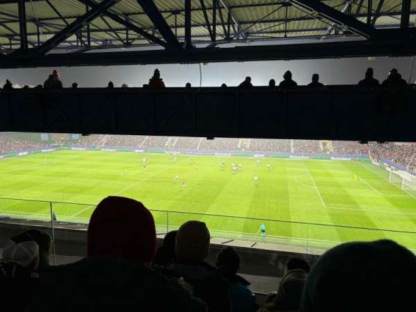 epet ARENA, section: H12, row: 21, seat: 18