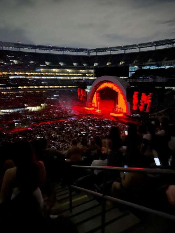MetLife Stadium, section: 216, row: 7, seat: 2
