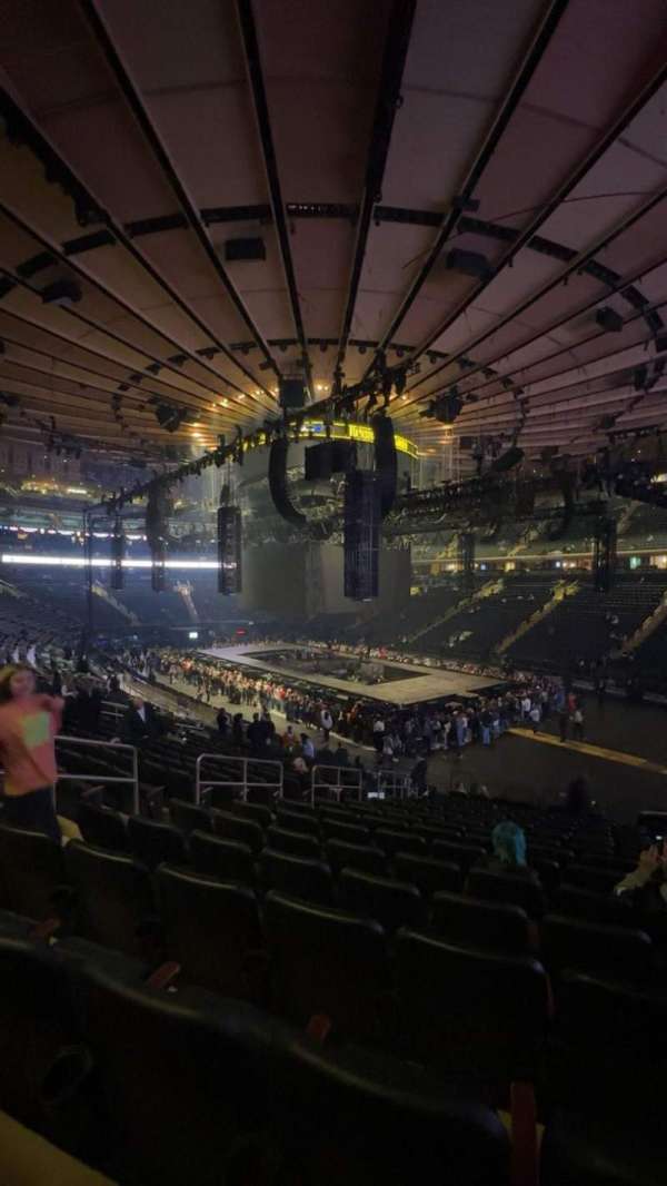 Madison Square Garden, section: 120, row: 20, seat: 3-5