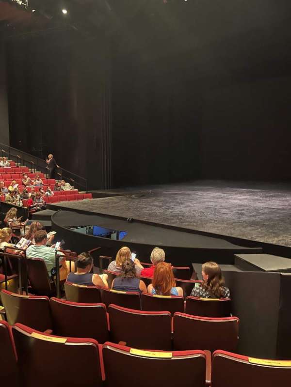 Vivian Beaumont Theater, section: Orchestra RC, row: H, seat: 405
