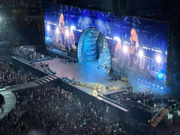 SoFi Stadium, section: 348, row: 1, seat: 6