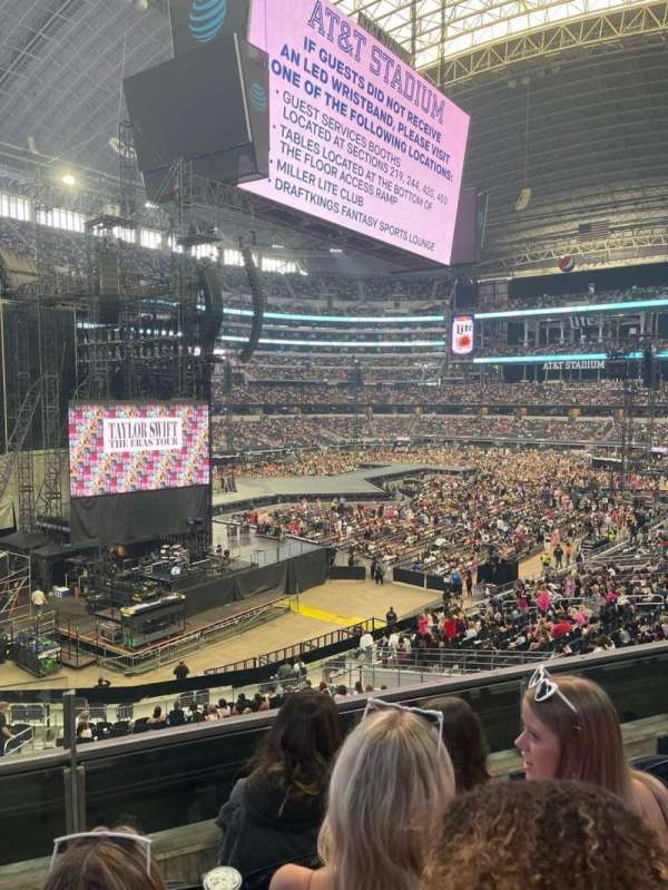 AT&T Stadium, section: 242, row: 4, seat: 20
