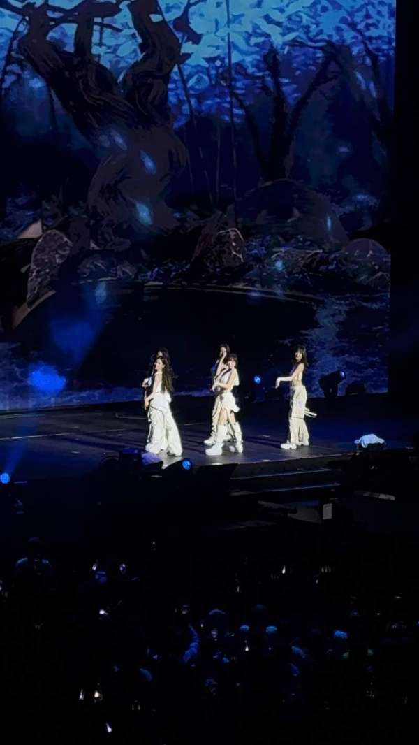 Kia Forum, section: 129, row: 10, seat: 11
