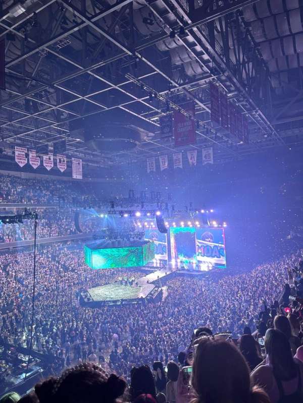 Capital One Arena, section: 211, row: j, seat: 3-4