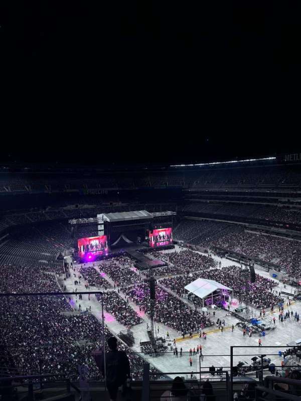 MetLife Stadium, section: 330, row: 12, seat: 25-26