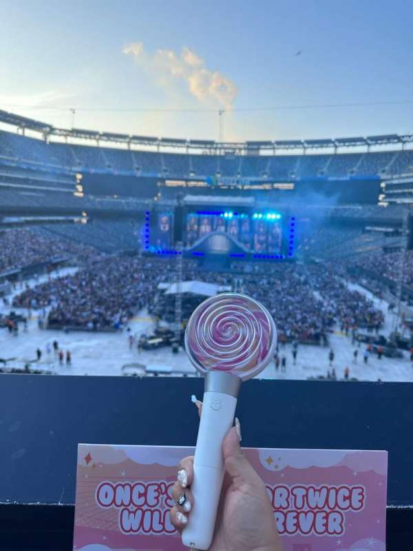 MetLife Stadium, section: 225a, row: 1, seat: 7