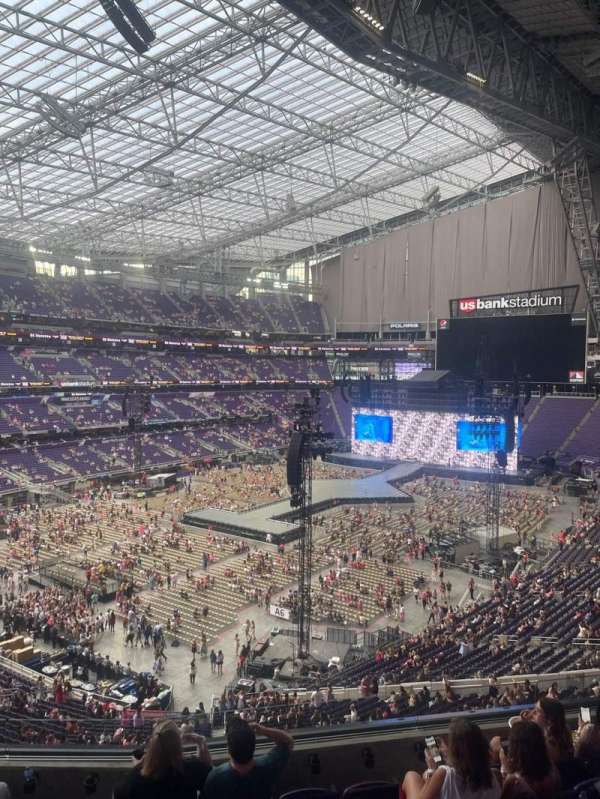 Photo by miranda.bergeleen at U.S. Bank Stadium